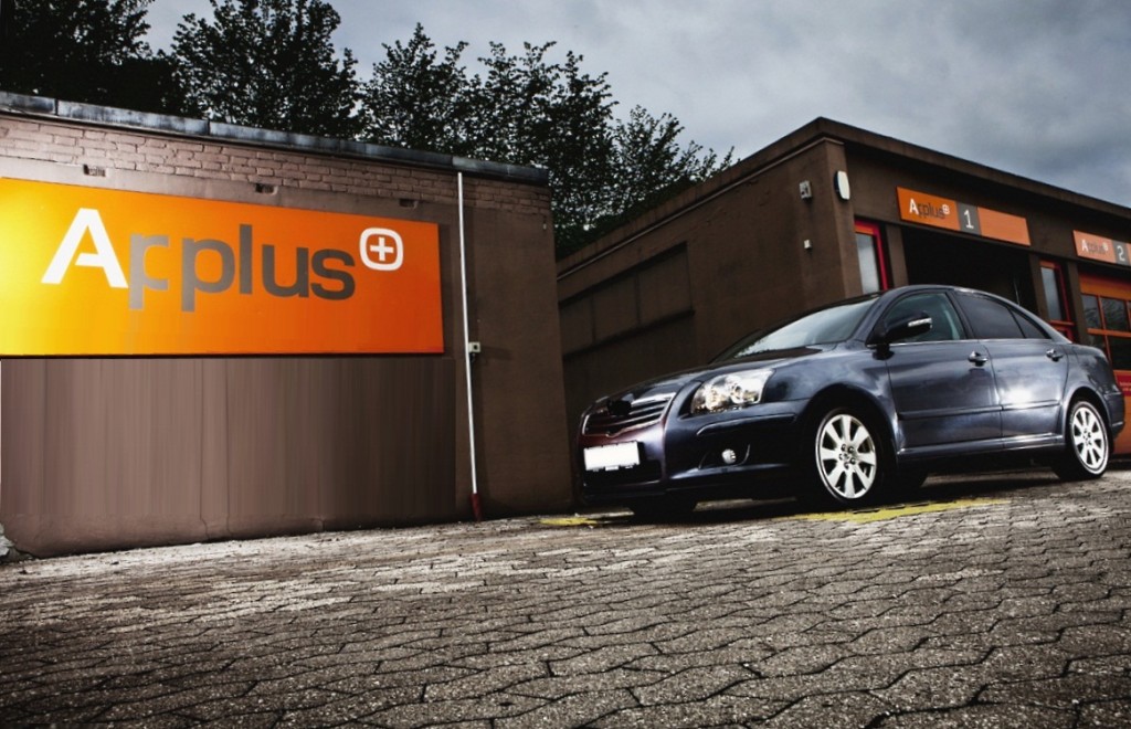 Applus Inspection Centre beside sign